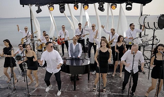 İzmir Büyükşehir Belediyesi’nden Ücretsiz Çim Konserleri!