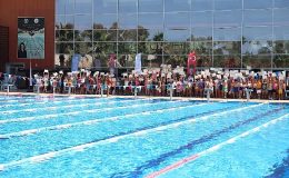 750 Öğrenci Aydın Büyükşehir Belediyesi’nden yüzme sertifikalarını aldı