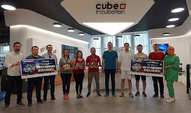 Teknopark İstanbul’un kuluçka merkezi Cube Incubation’un girişimcilerine TEKNOFEST Ankara’da ödül