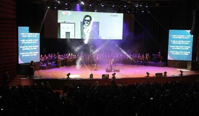Selçuklu Belediyesi Sanat Akademisi Çocuk Korosu, Cem Karaca Şarkıları konseriyle izleyicilere nostaljik bir gece yaşattı